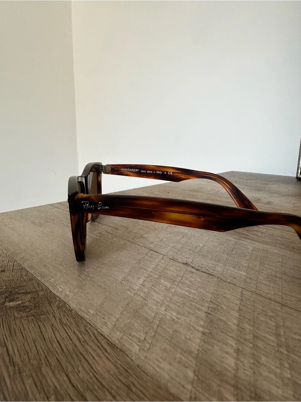 Ray-Ban Wayfarer Sunglasses - Tortoiseshell Frame with Brown Lenses
